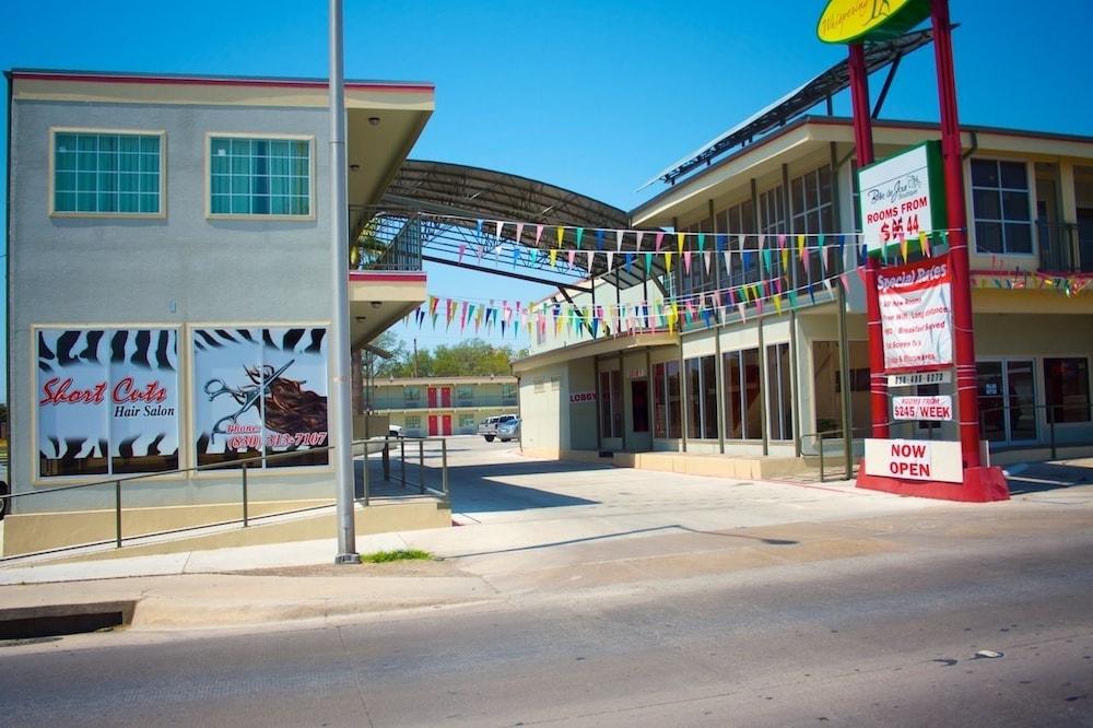 Whispering Palms Inn Del Rio Exterior foto